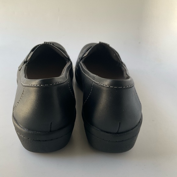 NEW Clarks Cheyn Millie Women's Black Leather Loafers Size 7 M - Picture 6 of 11